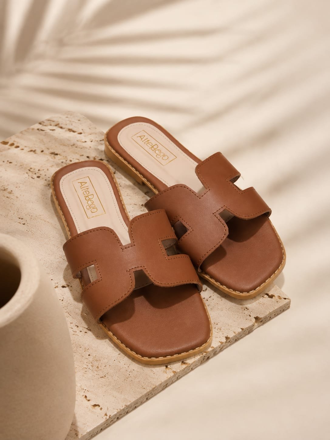 Flat H camel